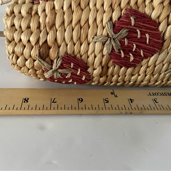 Raffia Straw Tote Handbag Leather Straps Strawberries (9x11x4”d) NWOT new! - Picture 5 of 7